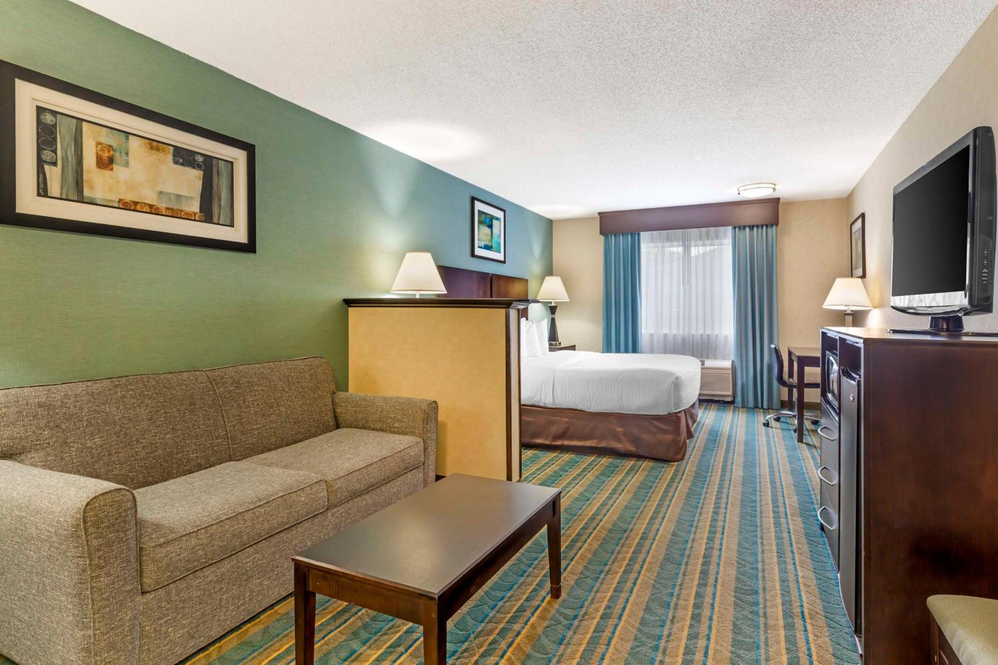 Best Western Plus Berkshire Hills Inn & Suites Pittsfield Exterior photo