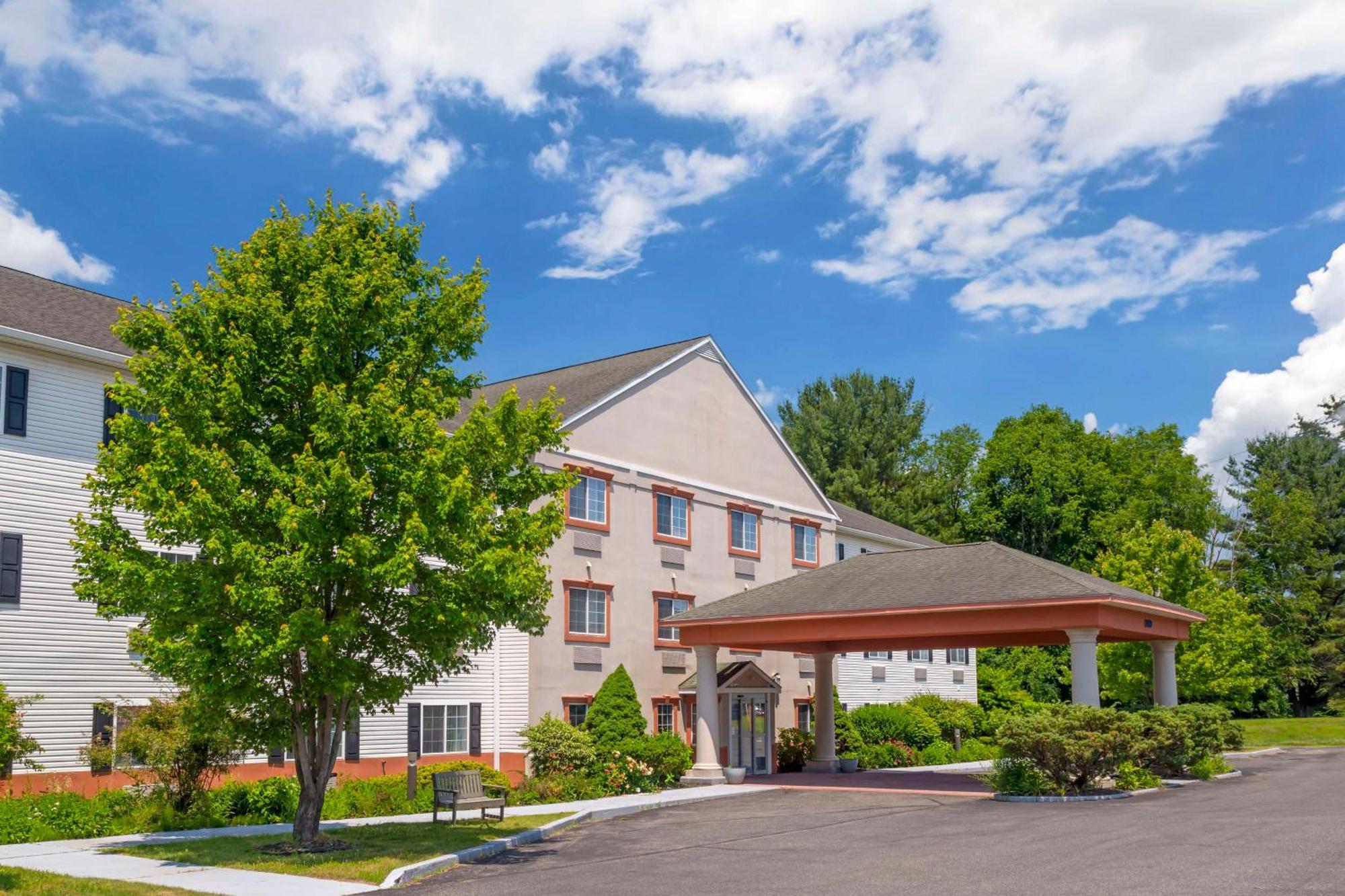 Best Western Plus Berkshire Hills Inn & Suites Pittsfield Exterior photo
