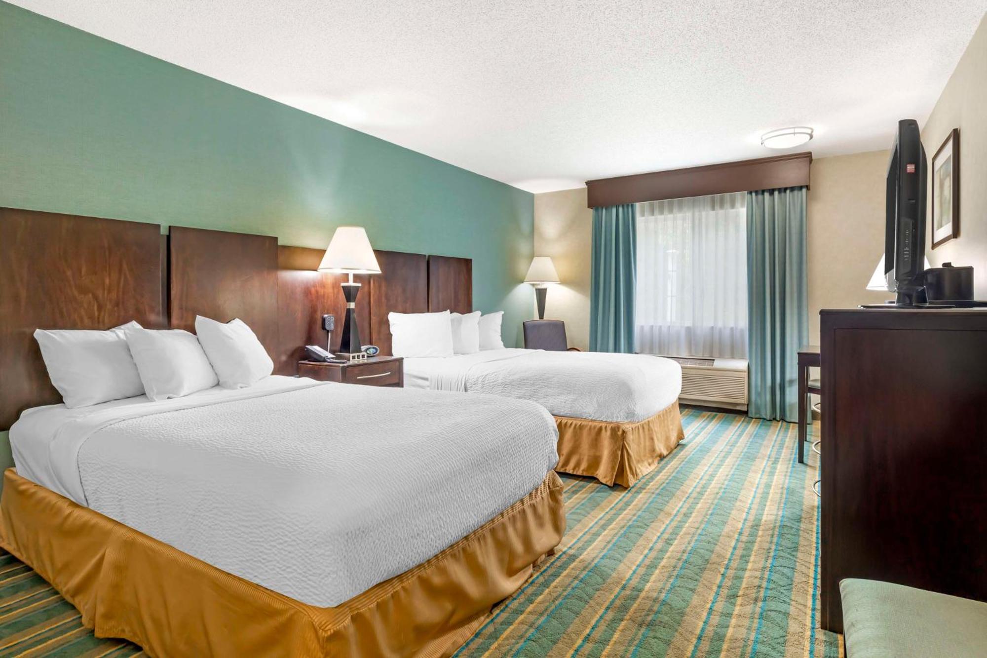 Best Western Plus Berkshire Hills Inn & Suites Pittsfield Exterior photo