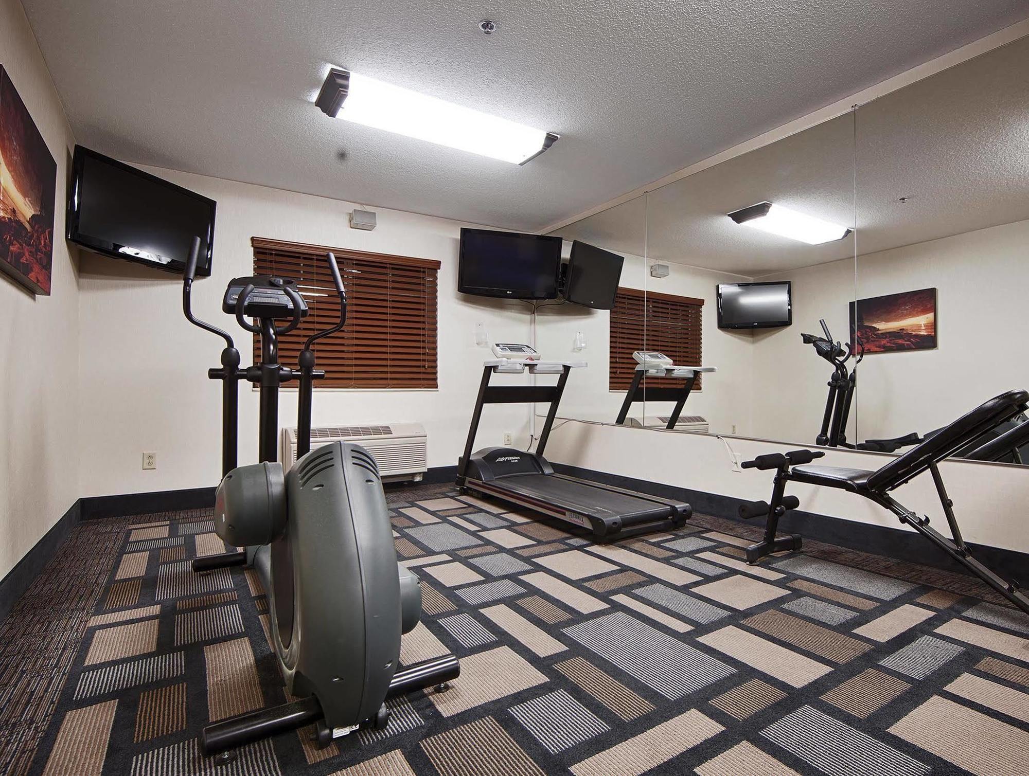 Best Western Plus Berkshire Hills Inn & Suites Pittsfield Exterior photo
