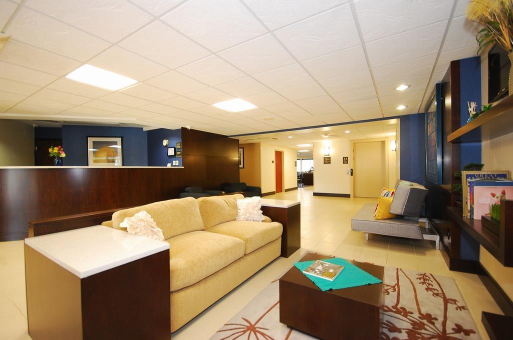 Best Western Plus Berkshire Hills Inn & Suites Pittsfield Exterior photo