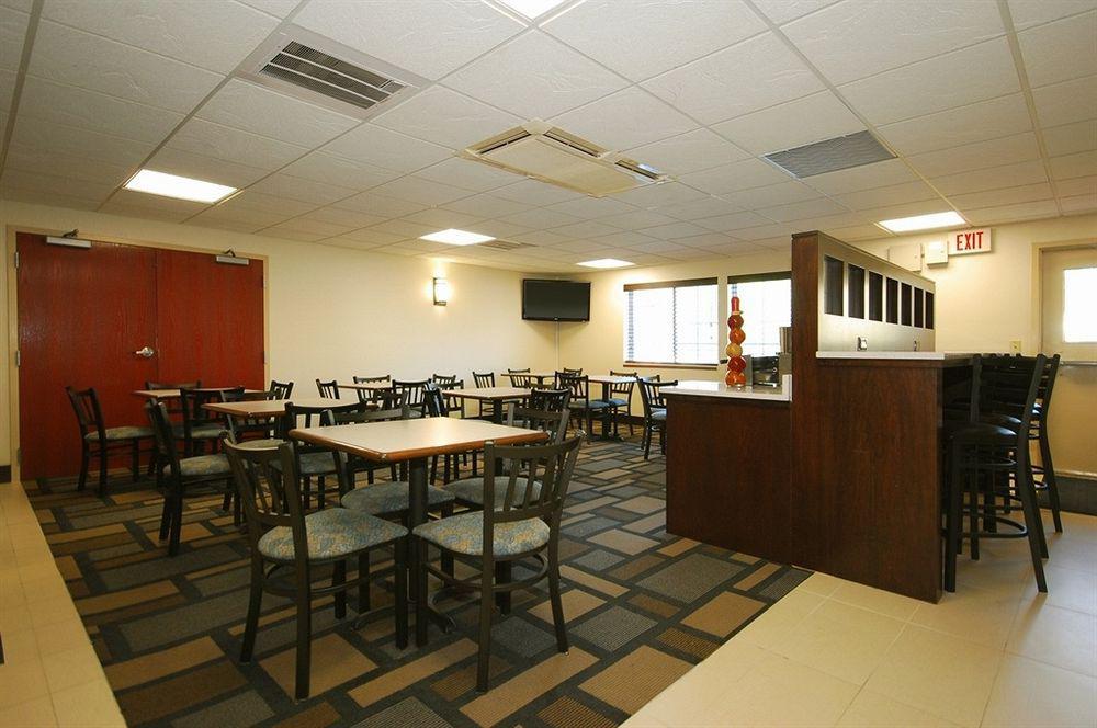 Best Western Plus Berkshire Hills Inn & Suites Pittsfield Restaurant photo